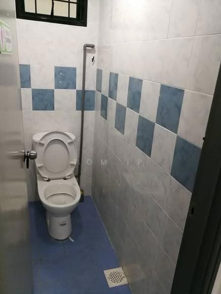 Kedai untuk Dijual di Bukit Bintang (KL City Centre) - Tom Ip - Bathroom - PropertyGuru.com.my