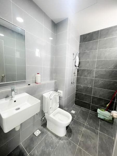 Condominium for Rent at Lucerne Residences - Jinelle Ong - Bathroom - PropertyGuru.com.my