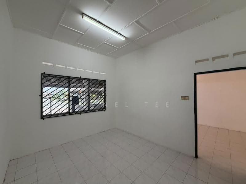 1-storey Terraced House for Sale in Kluang (Johor) - Shanel Tee - Interior - PropertyGuru.com.my