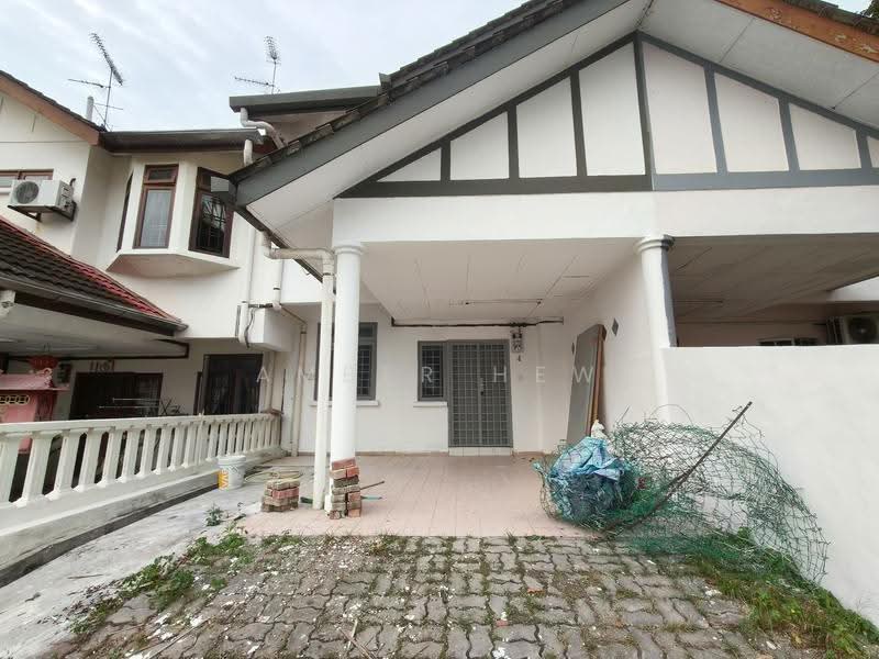 2-storey Terraced House for Sale in Taman Bukit Tiram (Ulu Tiram) - Amber Hew - Exterior - PropertyGuru.com.my