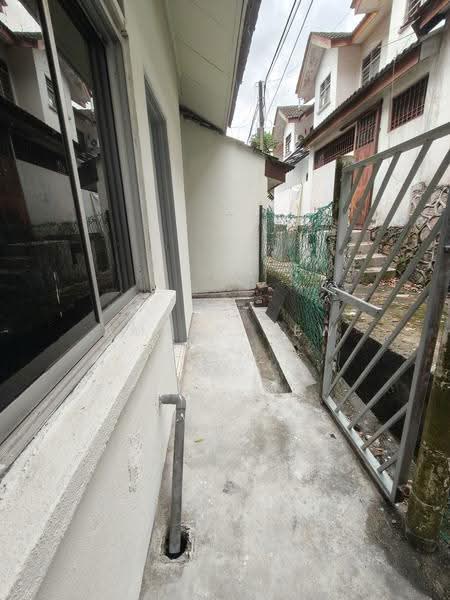 2-storey Terraced House for Sale in Taman Bukit Tiram (Ulu Tiram) - Amber Hew - Exterior - PropertyGuru.com.my