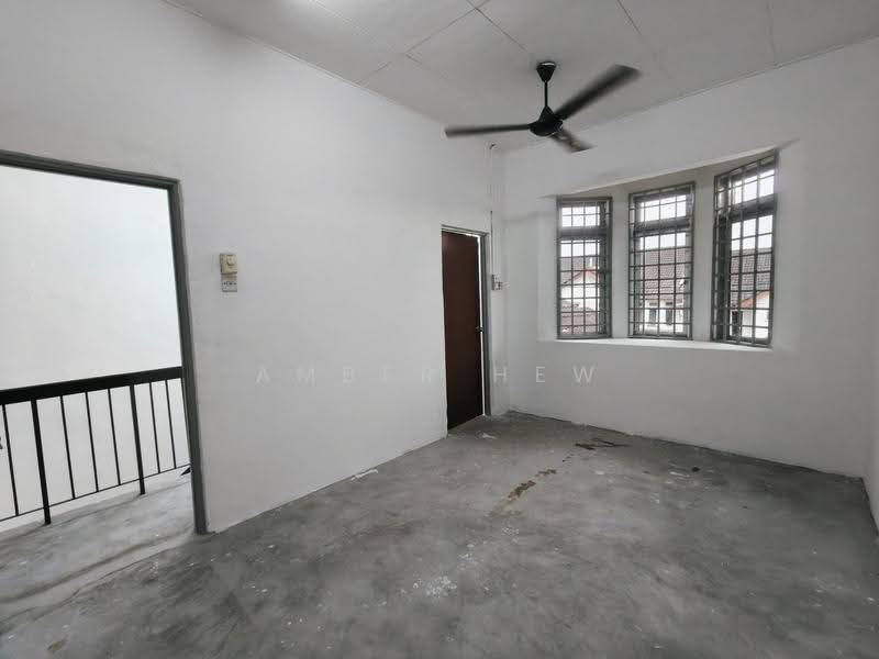 2-storey Terraced House for Sale in Taman Bukit Tiram (Ulu Tiram) - Amber Hew - Interior - PropertyGuru.com.my