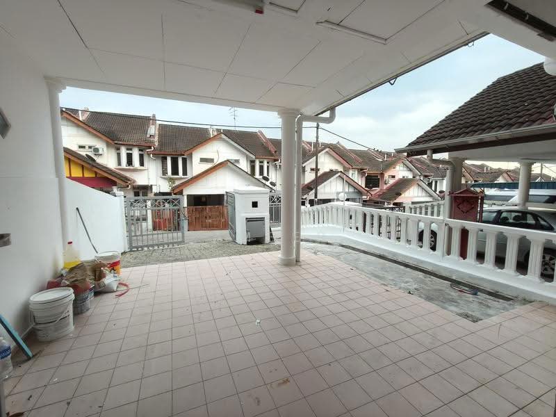 Rumah Teres 2-Tingkat untuk Dijual di Taman Bukit Tiram (Ulu Tiram) - Amber Hew - Exterior - PropertyGuru.com.my