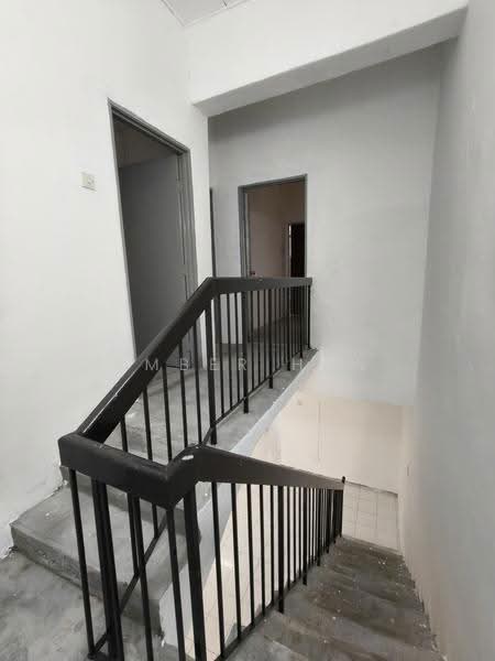 Rumah Teres 2-Tingkat untuk Dijual di Taman Bukit Tiram (Ulu Tiram) - Amber Hew - Interior - PropertyGuru.com.my