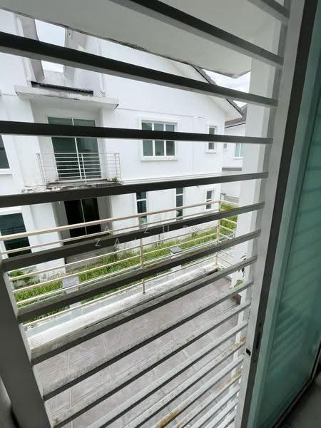Rumah Berkembar untuk Dijual di Bandar Teknologi Kajang (Kajang) - Adzura Zamedin - Exterior - PropertyGuru.com.my