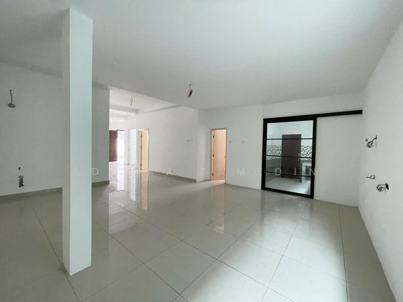 Rumah Berkembar untuk Dijual di Bandar Teknologi Kajang (Kajang) - Adzura Zamedin - Living Room - PropertyGuru.com.my