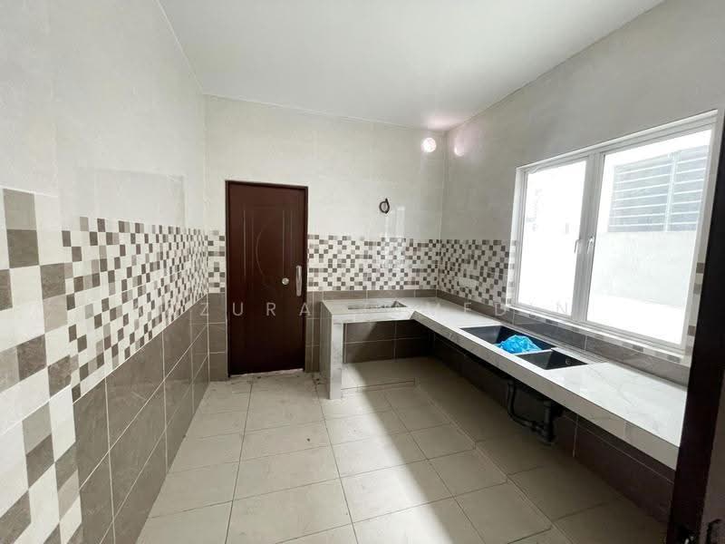 Rumah Berkembar untuk Dijual di Bandar Teknologi Kajang (Kajang) - Adzura Zamedin - Kitchen - PropertyGuru.com.my