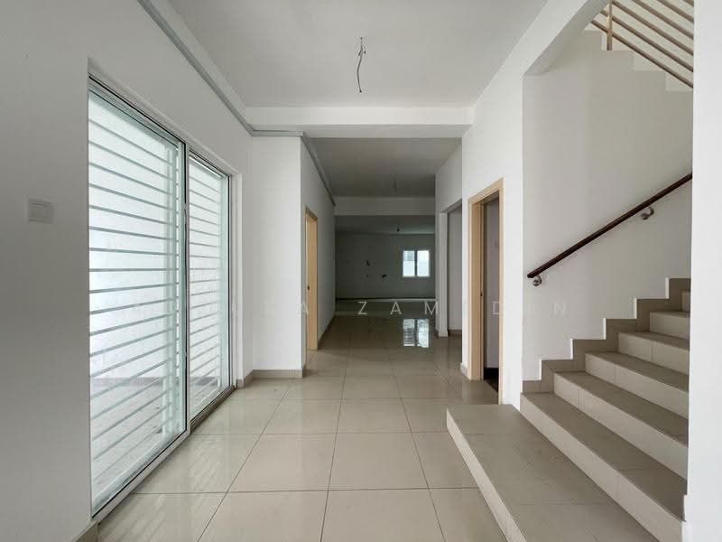 Rumah Berkembar untuk Dijual di Bandar Teknologi Kajang (Kajang) - Adzura Zamedin - Corridor - PropertyGuru.com.my