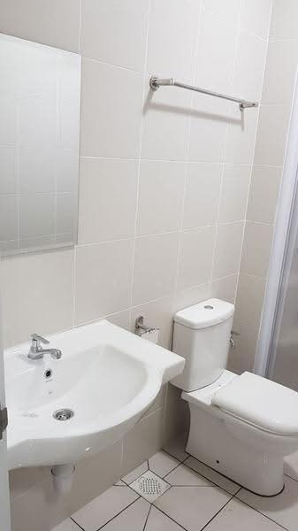 Service Residence for Sale at Meridin Bayvue Serviced Apartment - Carson . - Bathroom - PropertyGuru.com.my