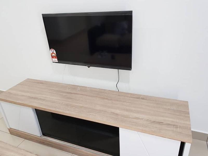 Service Residence for Sale at Meridin Bayvue Serviced Apartment - Carson . - Living Room - PropertyGuru.com.my