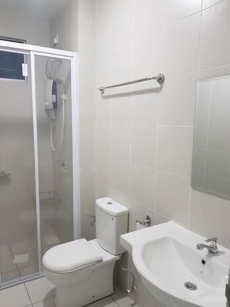 Service Residence for Sale at Meridin Bayvue Serviced Apartment - Carson . - Bathroom - PropertyGuru.com.my