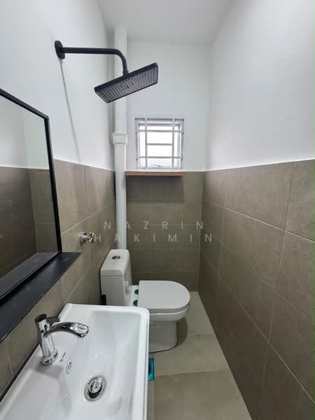 2-storey Terraced House for Sale in Taman Sri Muda (Shah Alam) - Nazrin Hakimin - Bathroom - PropertyGuru.com.my