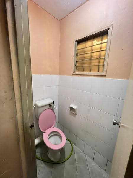 Flat for Sale at Desa Satu - Eliz Chan - Bathroom - PropertyGuru.com.my