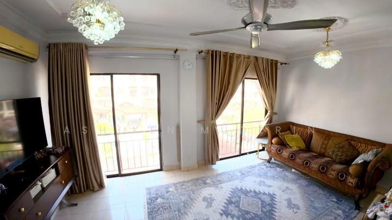 Rumah Bandar untuk Dijual di Bandar Sri Permaisuri (Cheras) - Ashiken Mudzrin - Living Room - PropertyGuru.com.my