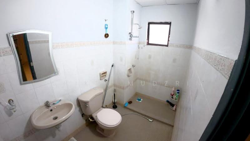 Rumah Bandar untuk Dijual di Bandar Sri Permaisuri (Cheras) - Ashiken Mudzrin - Bathroom - PropertyGuru.com.my