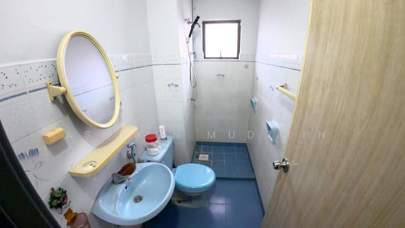 Rumah Bandar untuk Dijual di Bandar Sri Permaisuri (Cheras) - Ashiken Mudzrin - Bathroom - PropertyGuru.com.my