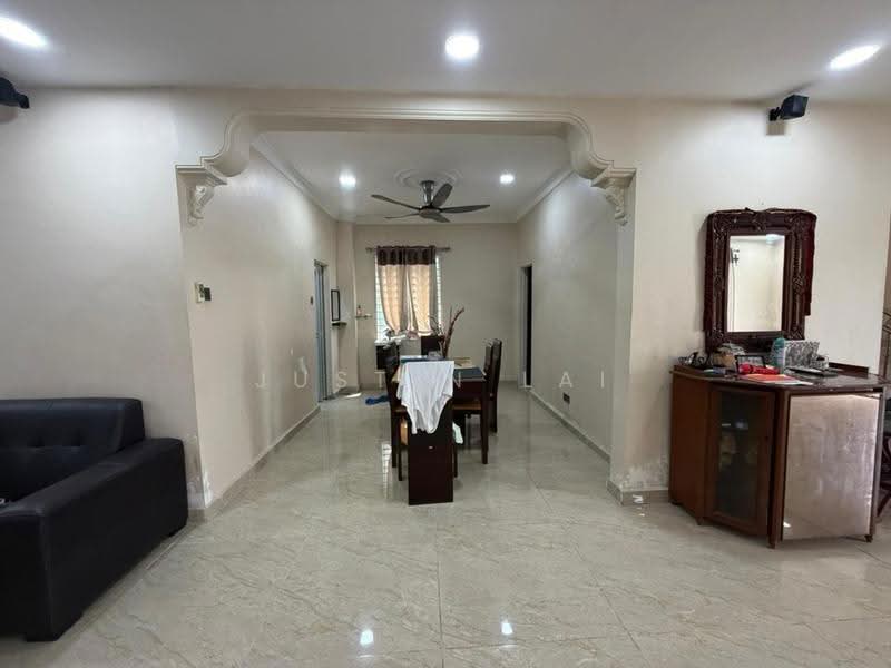 Bungalow House untuk Disewa di Bandar Country Homes (Rawang) - Justin Lai - Living Room - PropertyGuru.com.my