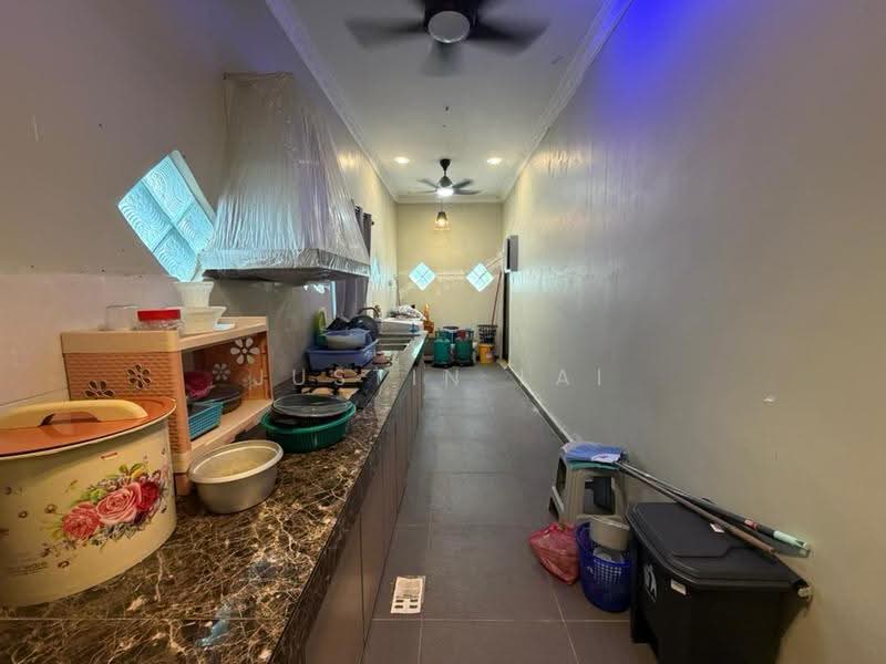 Bungalow House untuk Disewa di Bandar Country Homes (Rawang) - Justin Lai - Kitchen - PropertyGuru.com.my