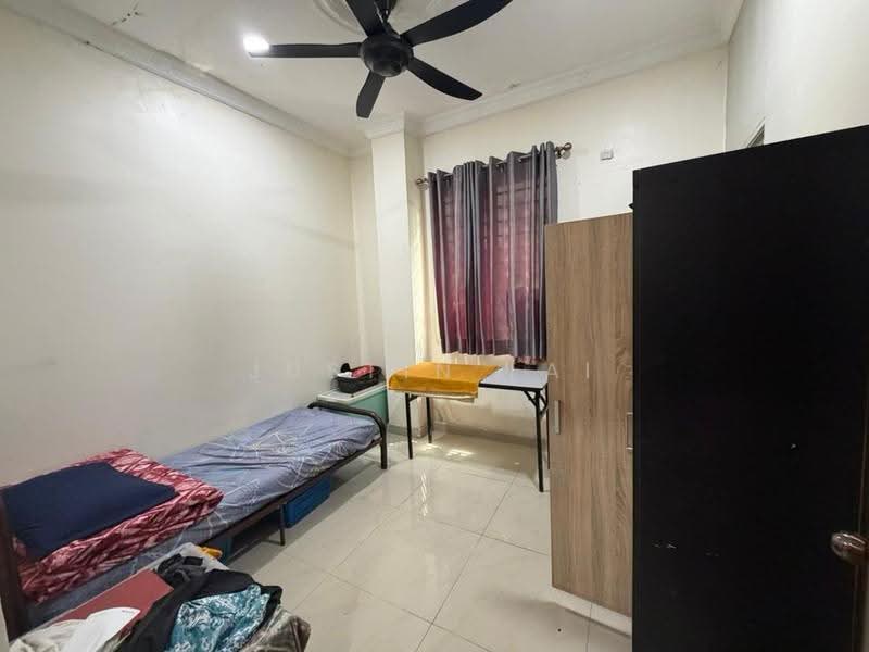 Bungalow House untuk Disewa di Bandar Country Homes (Rawang) - Justin Lai - Bedroom - PropertyGuru.com.my