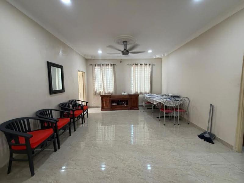 Bungalow House untuk Disewa di Bandar Country Homes (Rawang) - Justin Lai - Living Room - PropertyGuru.com.my