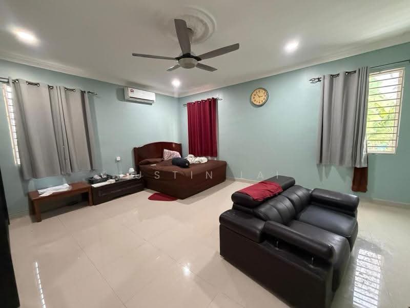 Bungalow House untuk Disewa di Bandar Country Homes (Rawang) - Justin Lai - Bedroom - PropertyGuru.com.my