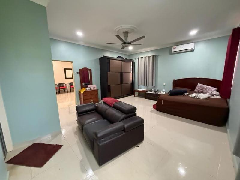 Bungalow House untuk Disewa di Bandar Country Homes (Rawang) - Justin Lai - Living Room - PropertyGuru.com.my