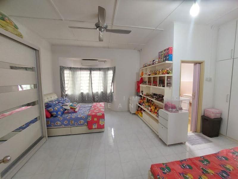 2-storey Terraced House for Sale in Bandar Sungai Long (Selangor) - Chris Lim Pek Yean - Bedroom - PropertyGuru.com.my
