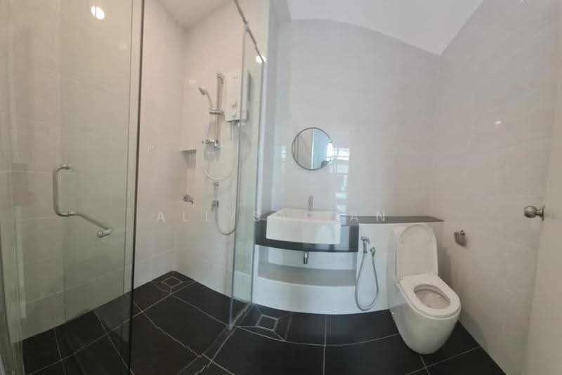 Terraced House for Rent in Bandar Cassia (Batu Kawan) - Allysa Tan - Bathroom - PropertyGuru.com.my