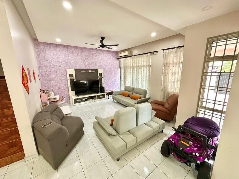 Semi-Detached House for Sale in Taman Bukit Jaya (Ulu Tiram) - Carson . - Living Room - PropertyGuru.com.my