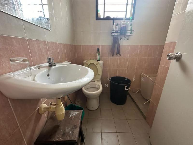 Rumah Teres 2-Tingkat untuk Dijual di Sungai Long (Bandar Sungai Long) - Chris Lim Pek Yean - Bathroom - PropertyGuru.com.my