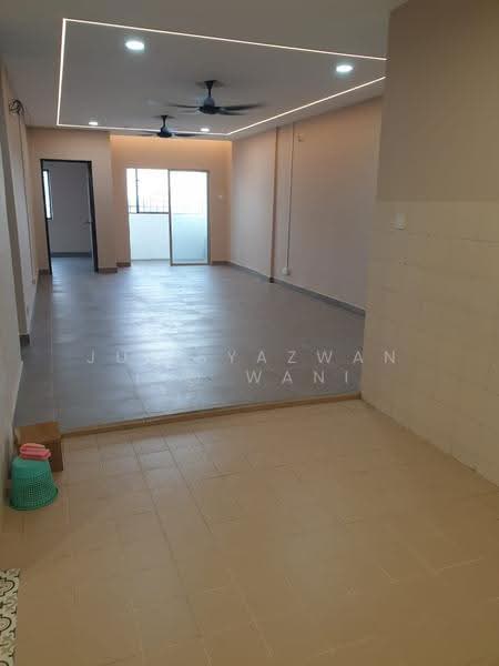 Pangsapuri untuk Disewa di Intan Apartment - Julisyazwani @ Wani - Living Room - PropertyGuru.com.my