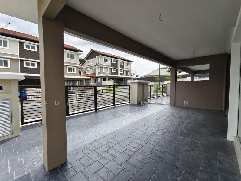 Rumah Berkembar untuk Dijual di Taman Ramal Suria (Bangi) - Adzura Zamedin - Exterior - PropertyGuru.com.my