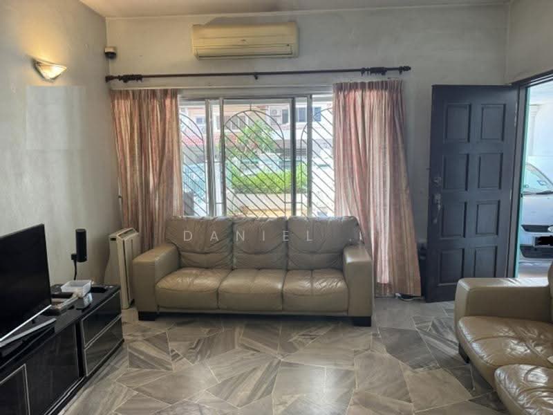 Rumah Teres 2-Tingkat untuk Dijual di Bandar Utama 1 (Bandar Utama) - DANIEL . - Living Room - PropertyGuru.com.my