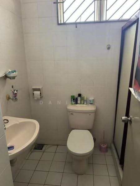 Rumah Teres 2-Tingkat untuk Dijual di Bandar Utama 1 (Bandar Utama) - DANIEL . - Bathroom - PropertyGuru.com.my