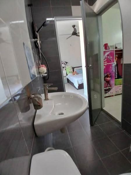 2-storey Terraced House for Sale in Bandar Bukit Tinggi (Klang) - Ang Agnes - PropertyGuru.com.my