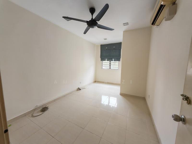 2.5-storey Terraced House for Sale in Ampang Saujana (Ampang) - Amir Fauzi - BedRoom 1 - PropertyGuru.com.my