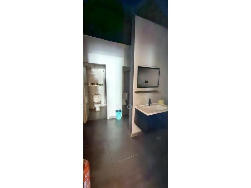 Shop / Office for Rent in Permas Jaya (Johor Bahru) - Carson . - Bathroom - PropertyGuru.com.my