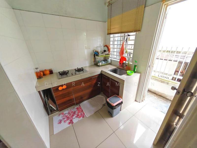 Semi-Detached House for Sale in Saujana Impian (Kajang) - Adzura Zamedin - Kitchen - PropertyGuru.com.my
