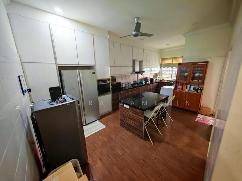 Semi-Detached House for Sale in Saujana Impian (Kajang) - Adzura Zamedin - Kitchen - PropertyGuru.com.my