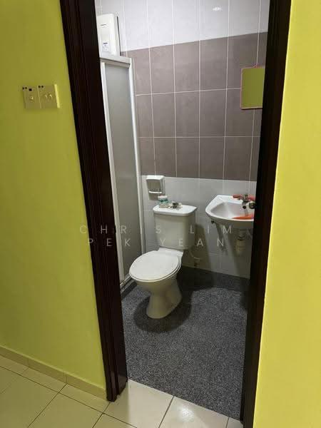 Rumah Teres untuk Dijual di Sungai Long (Bandar Sungai Long) - Chris Lim Pek Yean - Bathroom - PropertyGuru.com.my