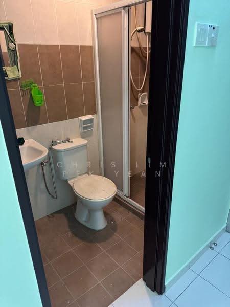 Rumah Teres untuk Dijual di Sungai Long (Bandar Sungai Long) - Chris Lim Pek Yean - Bathroom - PropertyGuru.com.my