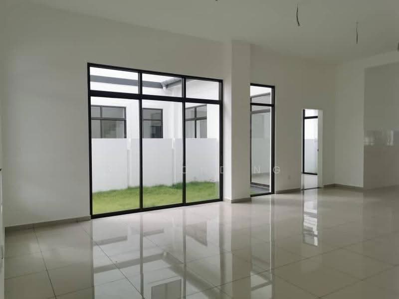 Rumah Teres 2-Tingkat untuk Dijual di Eco Grandeur (Puncak Alam) - Raymond Ng - Living Room - PropertyGuru.com.my