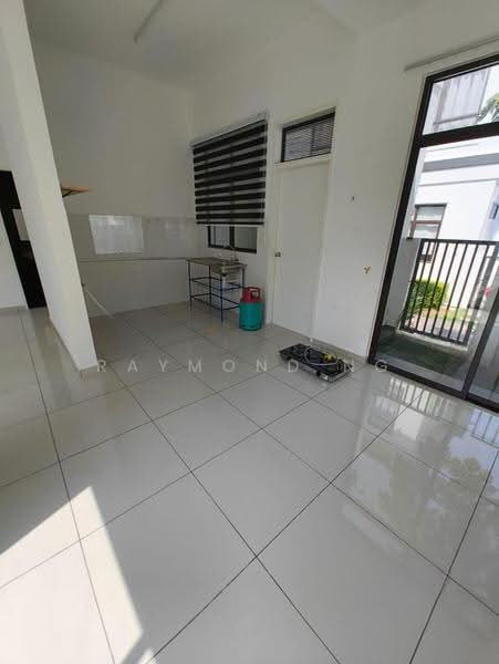 Rumah Teres 2-Tingkat untuk Dijual di Eco Grandeur (Puncak Alam) - Raymond Ng - Kitchen - PropertyGuru.com.my