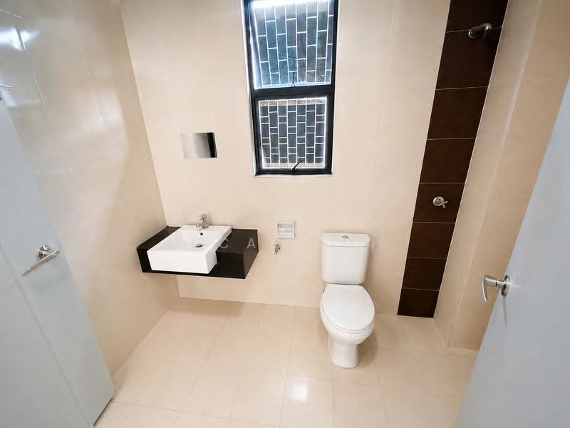 2-storey Terraced House for Sale in Saujana Rawang (Rawang) - Lucas Loh - Bathroom - PropertyGuru.com.my