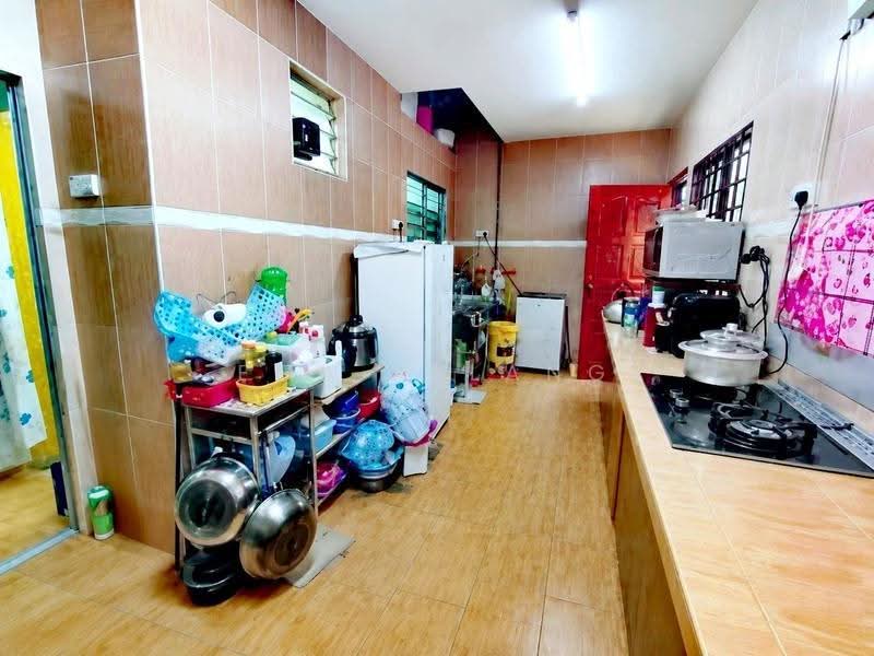 2-storey Terraced House for Sale in Bandar Putra Permai (Seri Kembangan) - EMA ALLANG - Kitchen - PropertyGuru.com.my