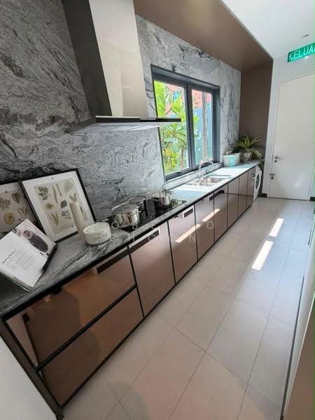 Kondominium untuk Dijual di Aosis Mont Kiara - Roberto Phoon - Kitchen - PropertyGuru.com.my