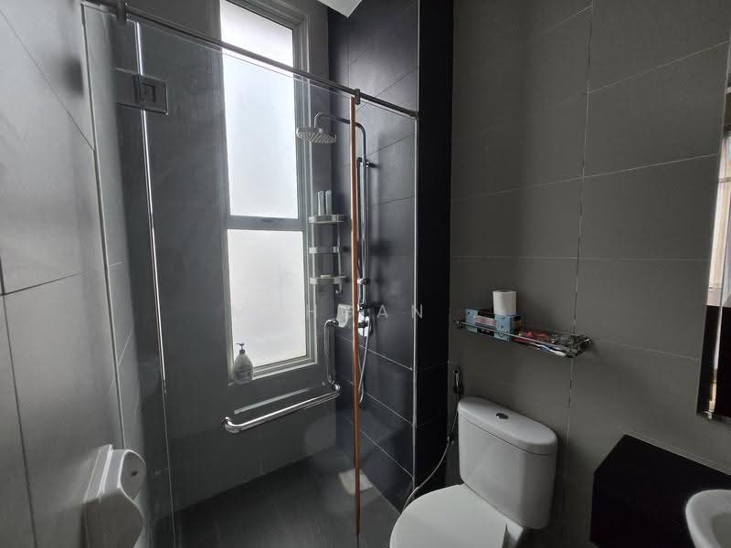 Bungalow House untuk Dijual di Shah Alam (Selangor) - Mohgan . - Bathroom - PropertyGuru.com.my