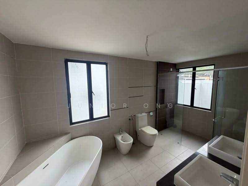 Semi-Detached House for Sale in Rawang (Selangor) - Junior Ong - Bathroom - PropertyGuru.com.my