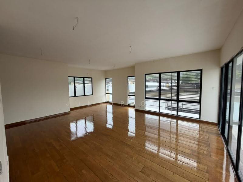 Semi-Detached House for Sale in Rawang (Selangor) - Junior Ong - Living Room - PropertyGuru.com.my