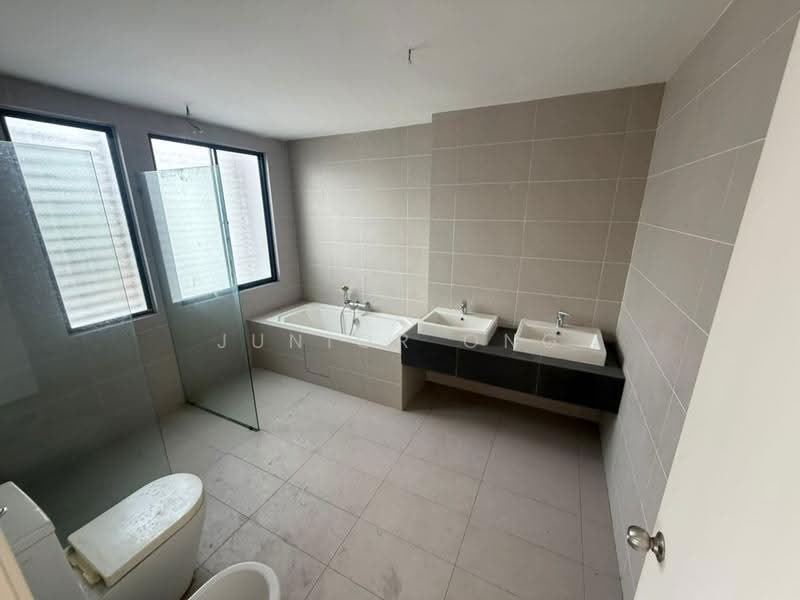 Semi-Detached House for Sale in Rawang (Selangor) - Junior Ong - Bathroom - PropertyGuru.com.my